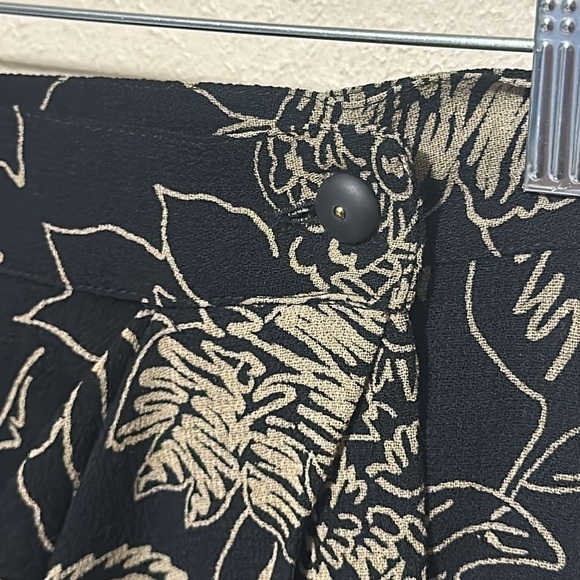 VINTAGE 90’s Wool MaxMara Floral Print Skirt Size 6 - Picture 4 of 7